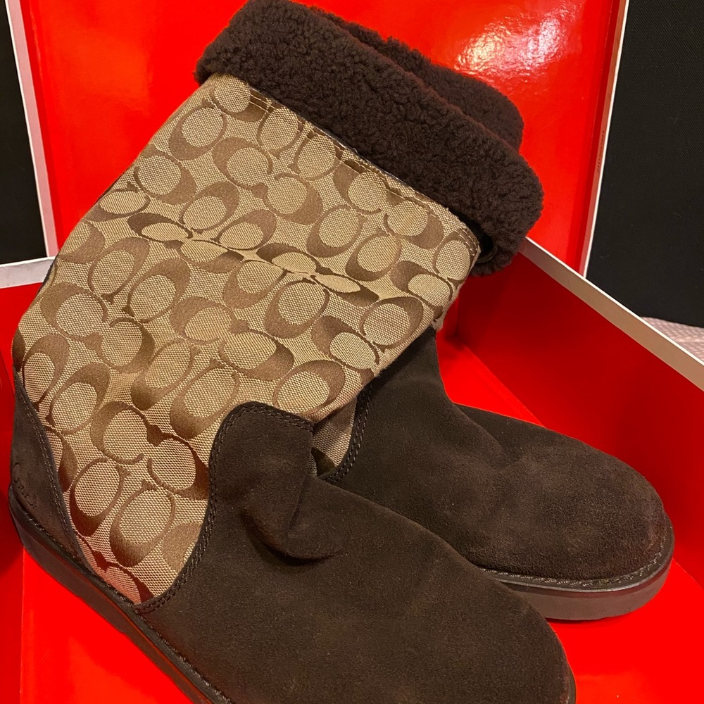 Boots - Picture 2 of 3